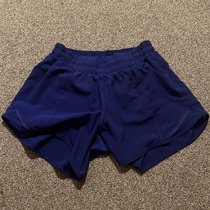 lulu hotty hot shorts size 4 long. blue